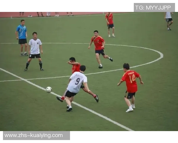 足球文化的魅力与传承探讨：从草根到职业的多元发展之路